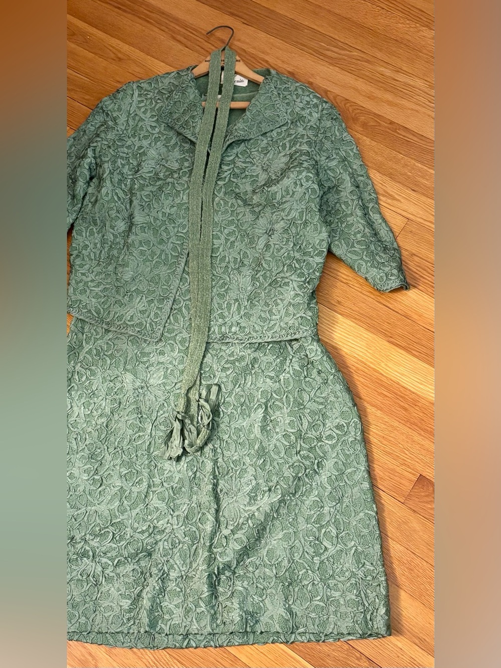 Vintage Caledonia, 2-piece Green Floral Textured Dress Set, size M/L